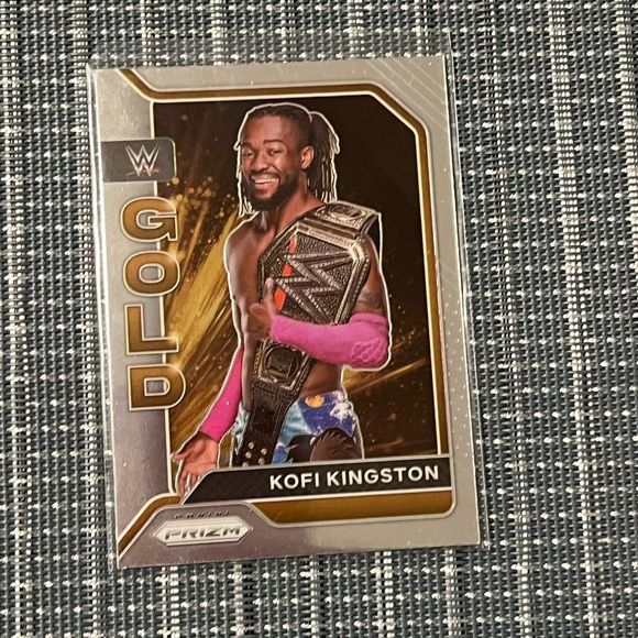 🌸 2022 Panini Prizm Kofi Kingston WWE Wrestling Gold Insert Trading Card #12 - Picture 1 of 4